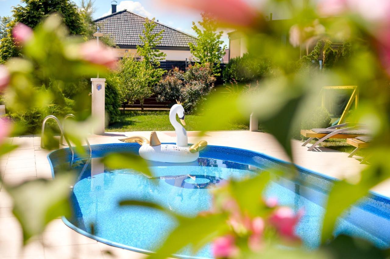Holiday Villa Rita , Ideal For Families, Pool, Large Childrens Playground Varaždin 外观 照片